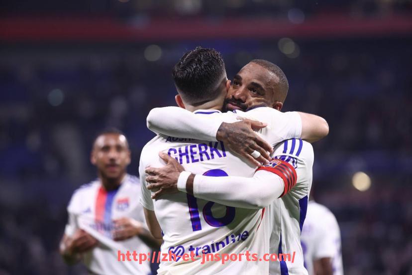 JN江南体育-德甲俱乐部抖音直播内容与球迷互动数据