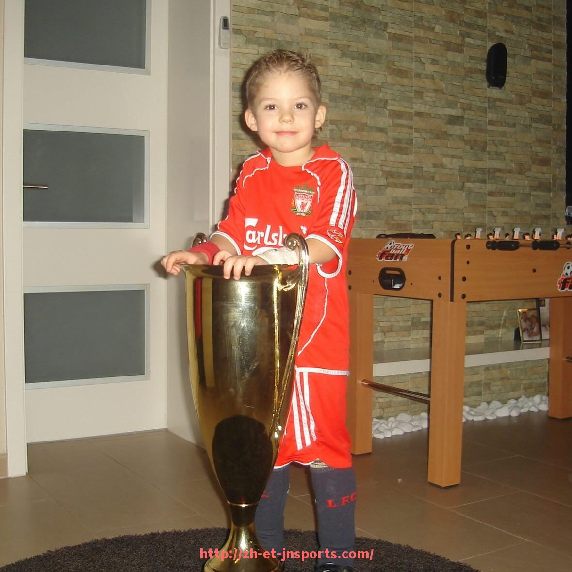 JN江南体育-法甲进攻表现评分表及进攻关键球员技术解析